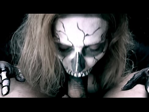 ❤️ Demon cailín sucking coileach lena béal dubh agus shlogtha cum. ️ Just a porn ag ga.assistirhentai.ru ﹏